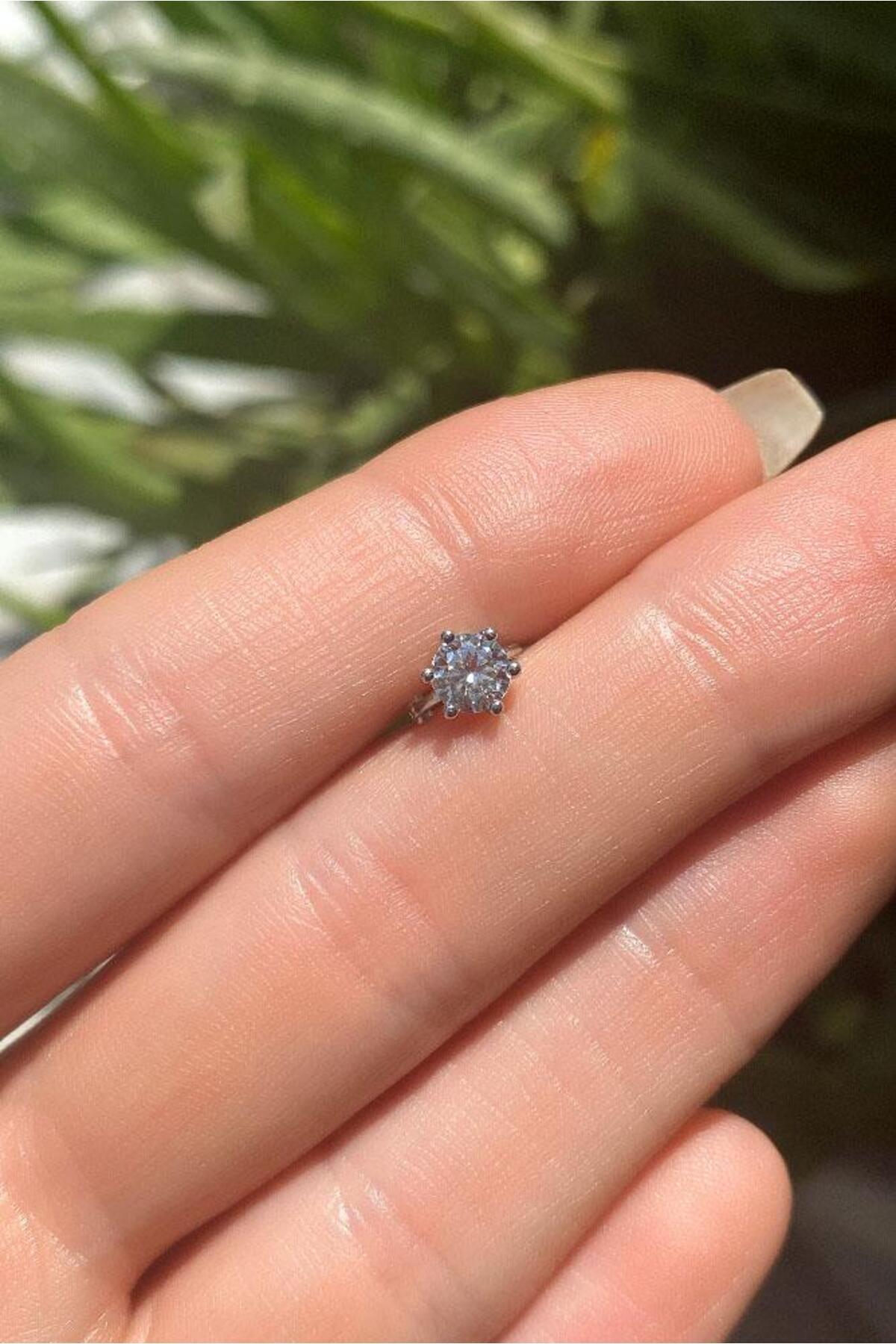 Tek Taşlı Halka Piercing Küpe