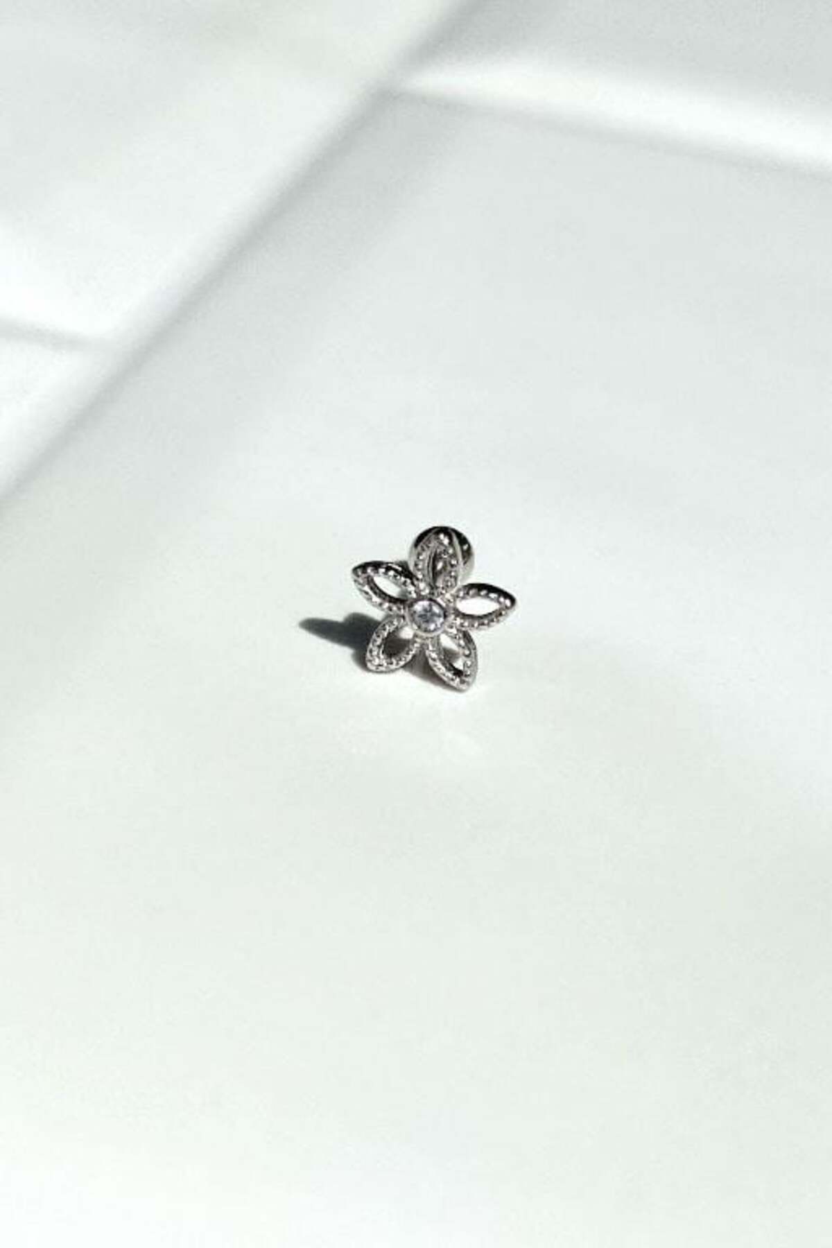 Çiçek/Papatya Piercing Küpe