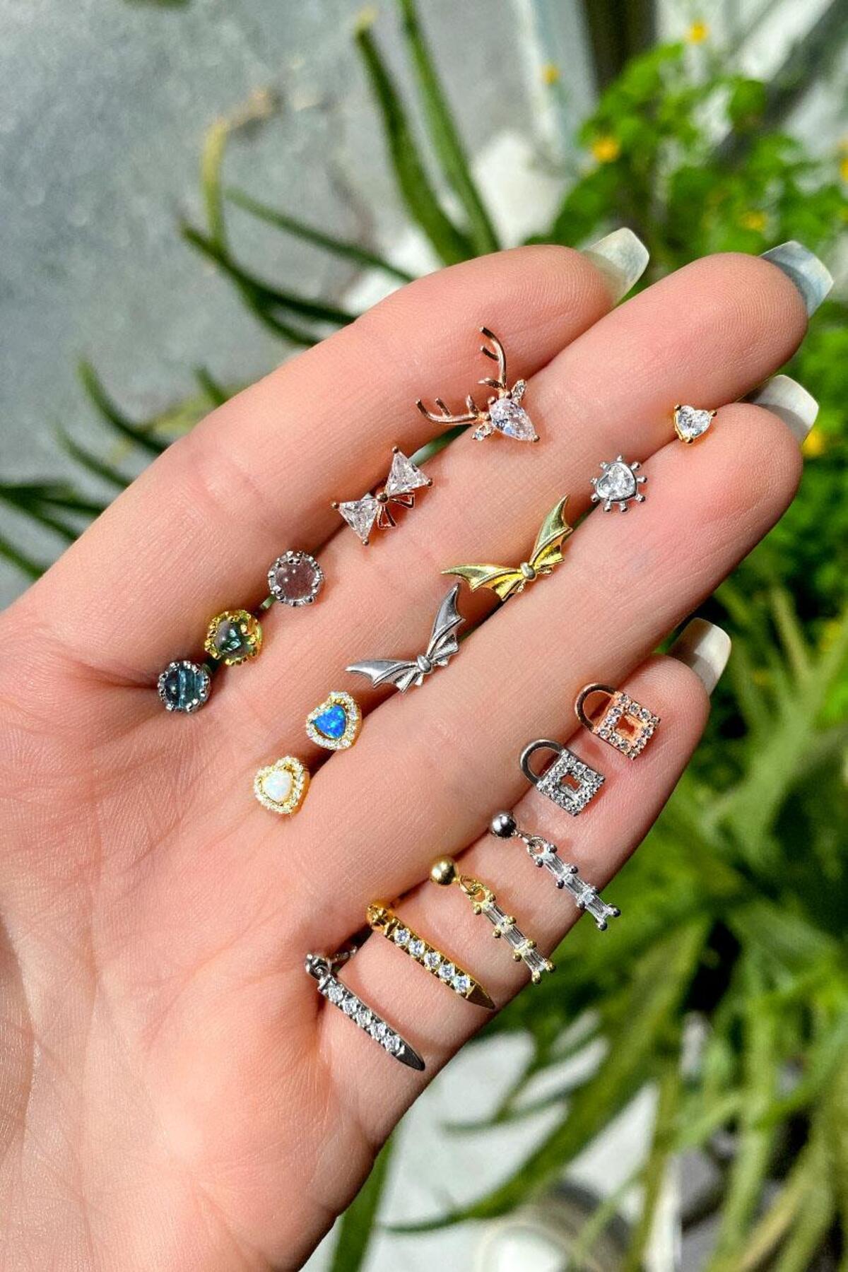 Baget Taşlı Sallantılı Piercing Küpe