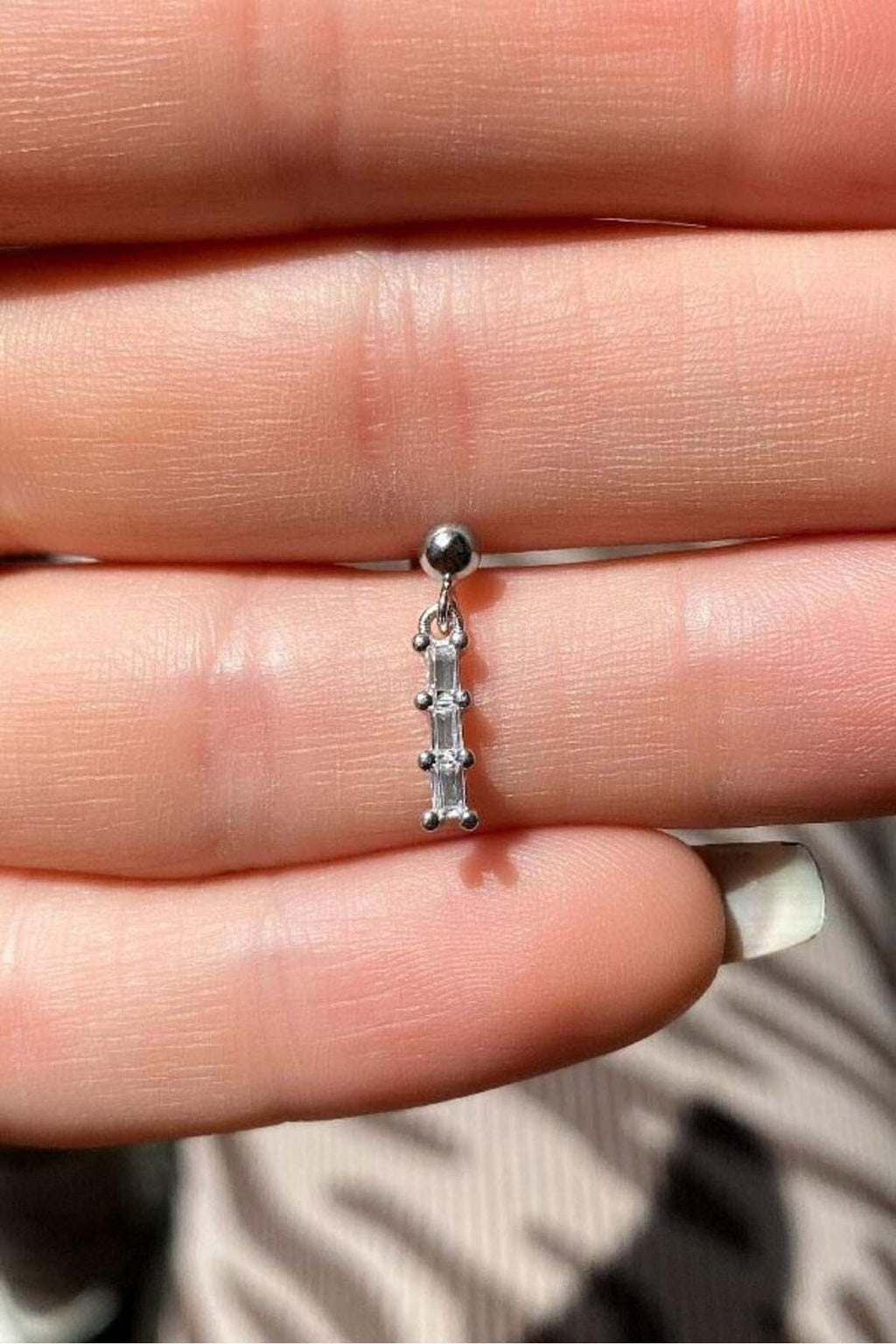 Baget Taşlı Sallantılı Piercing Küpe
