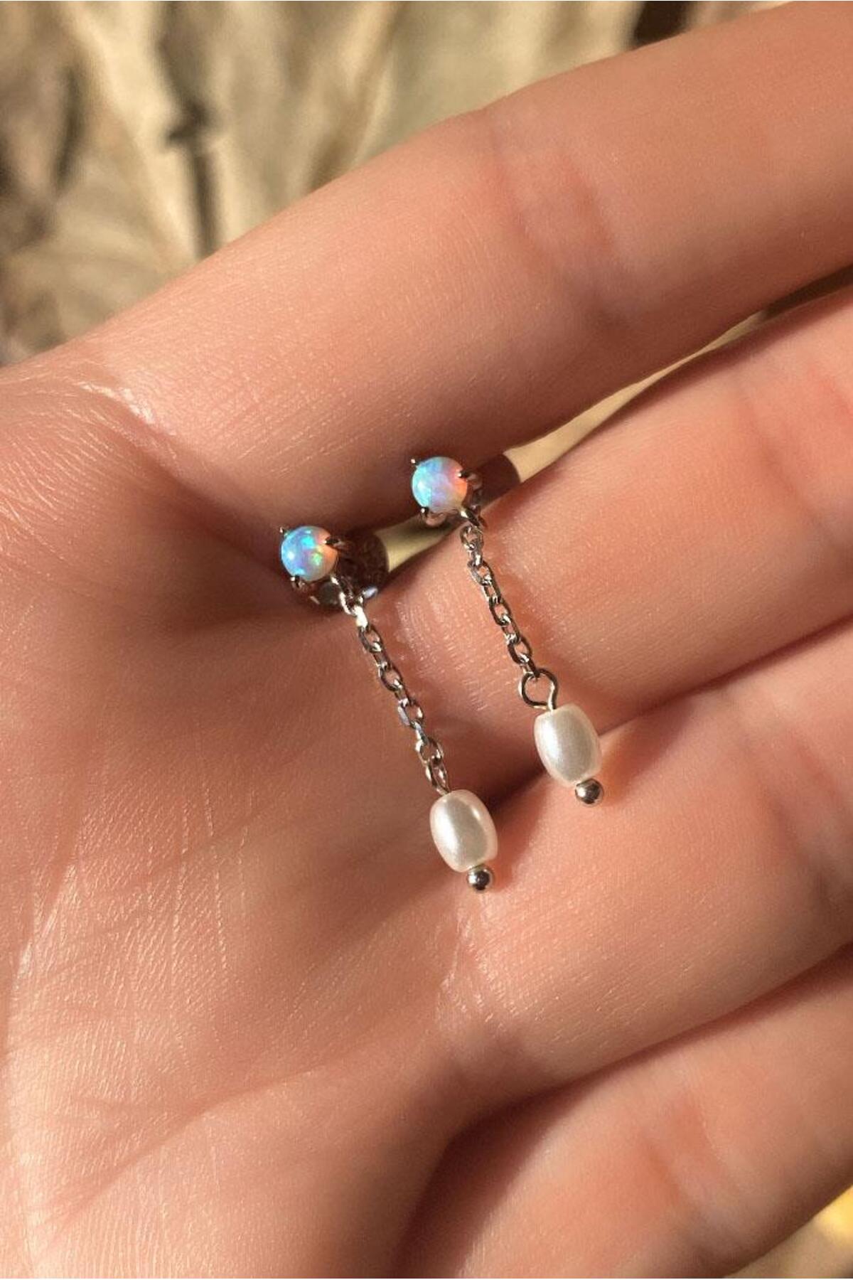 Opal Taşlı, İnci Sallantılı Minimal Küpe