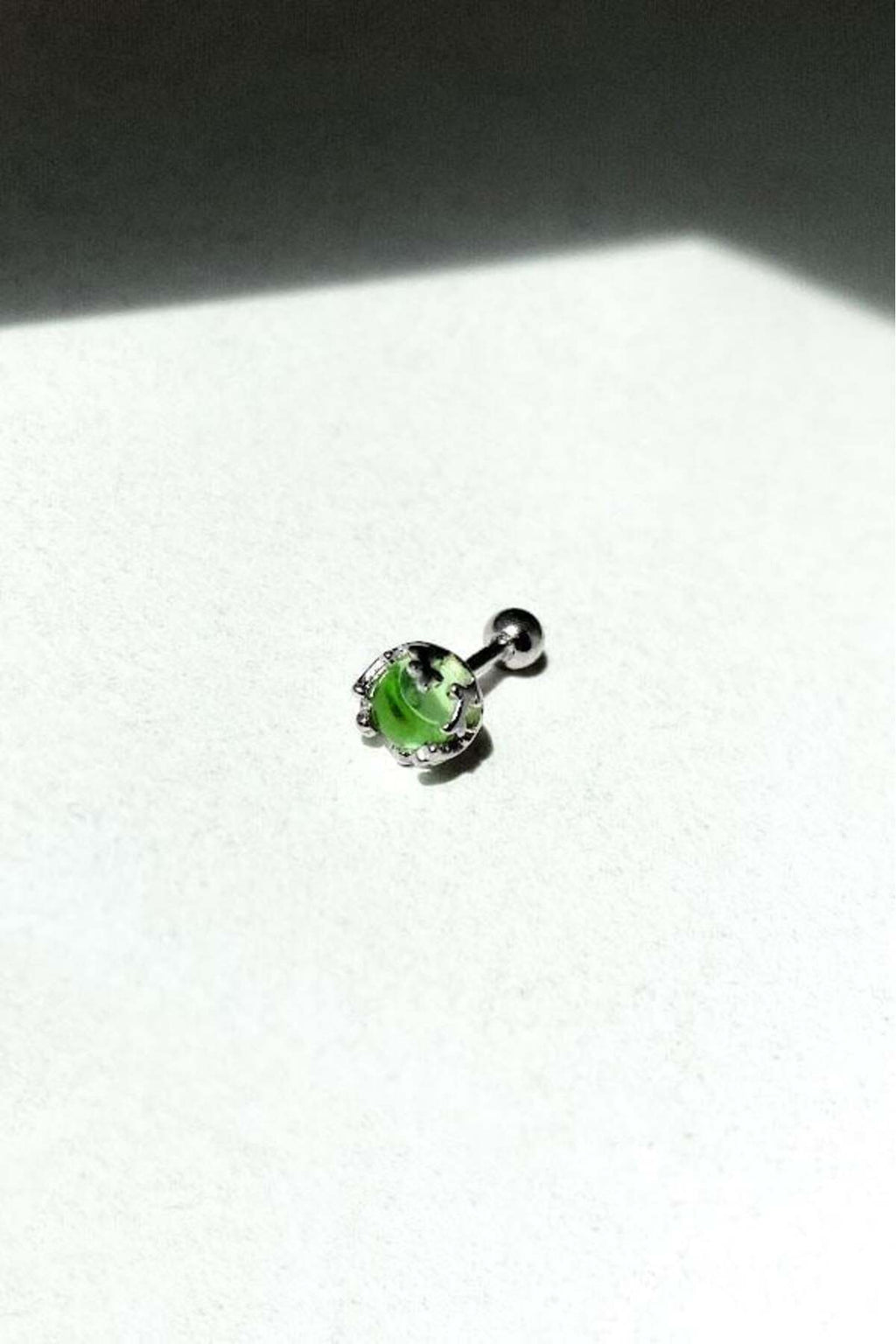 Yeşil Taşlı Yuvarlak Piercing Küpe