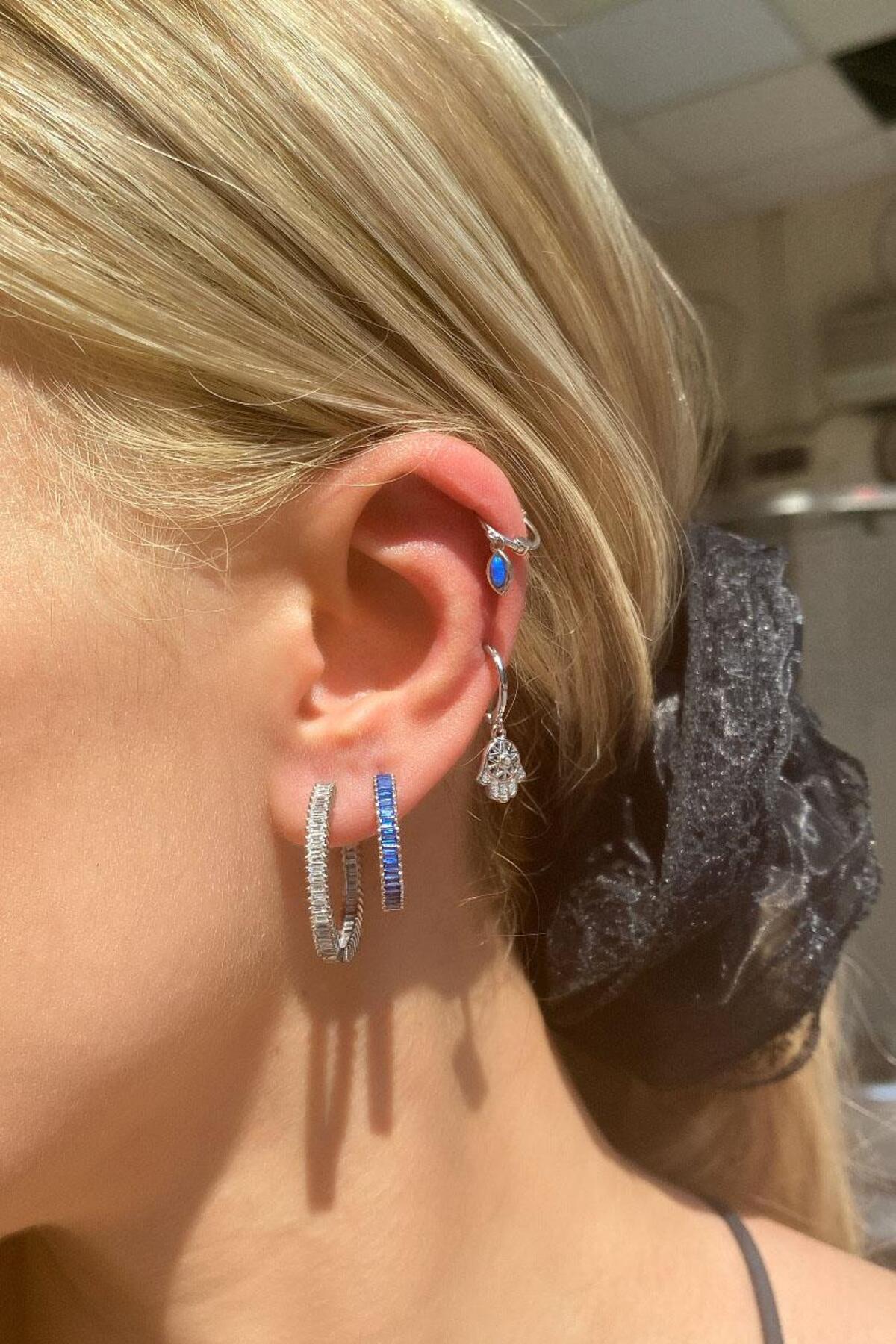 Fatma Ana Eli Halka Piercing Küpe