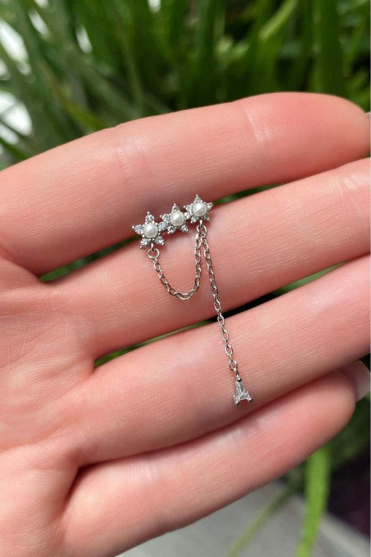 Sallantılı Yıldızlı Piercing Küpe