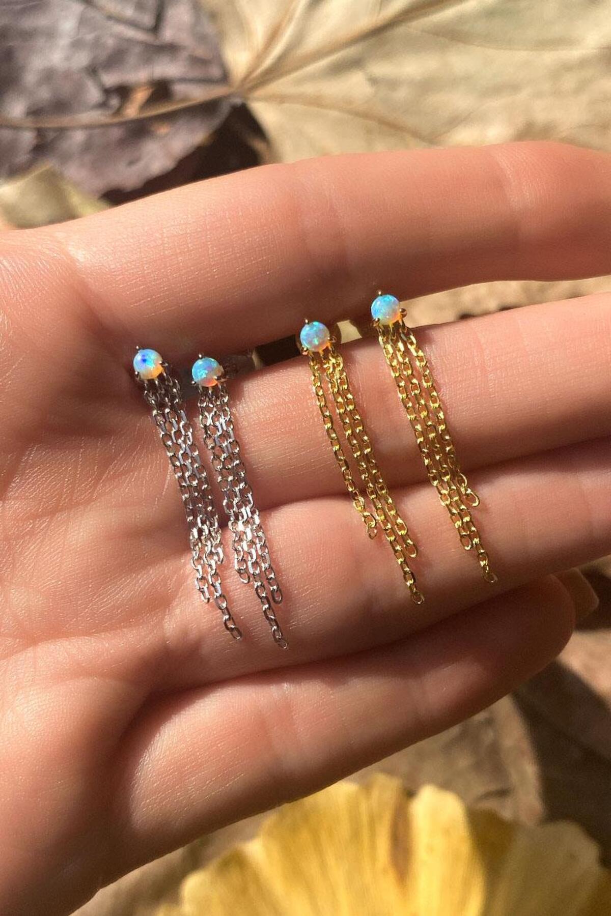 Opal Taşlı, Sallantılı Küpe