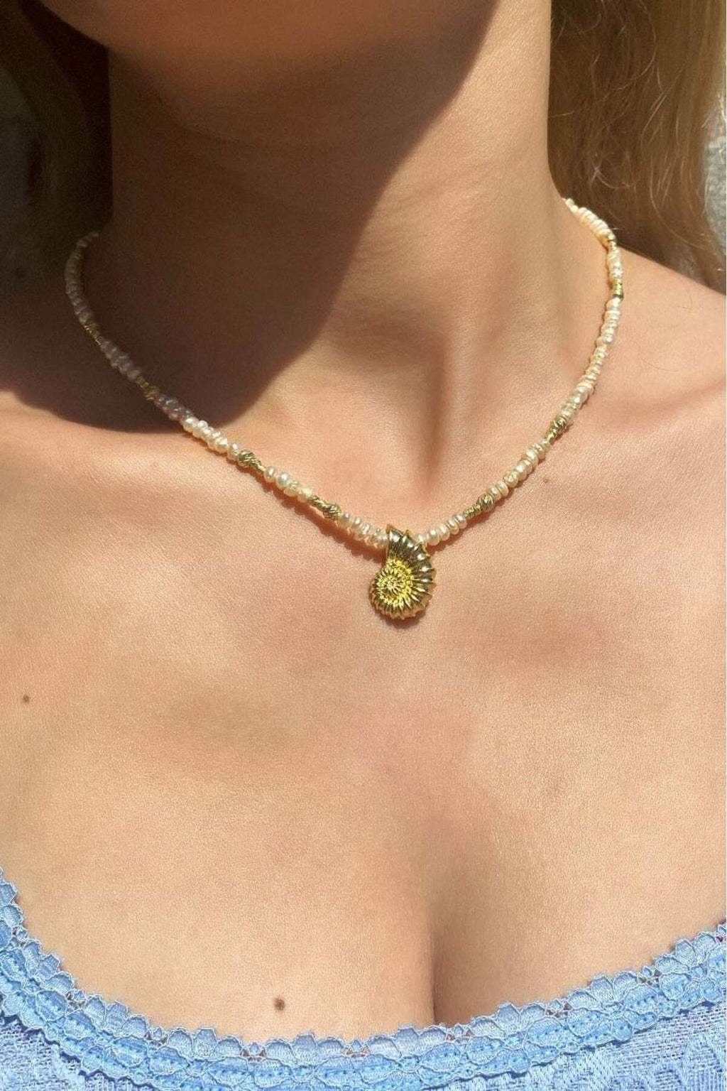 925 Ayar Gümüş, 14 Ayar Gold, Araları Dorika Taşlı Gerçek İnci Deniz Kabuğu Kolye