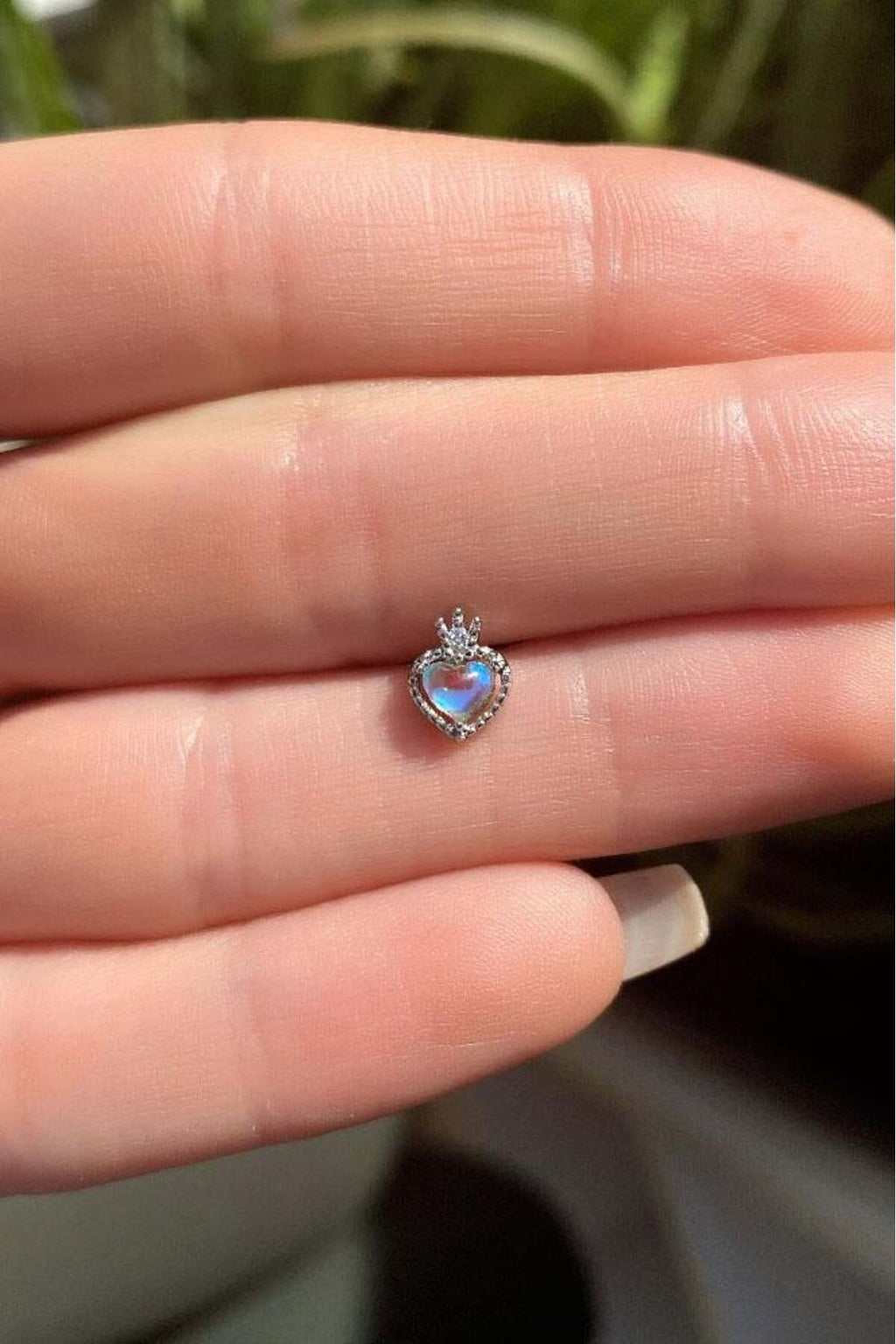 Opal Taşlı Kalp Piercing Küpe
