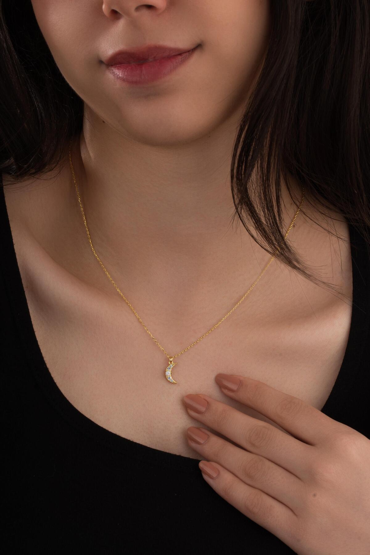 Minimal Mavi Opal Taşlı Ay Kolye