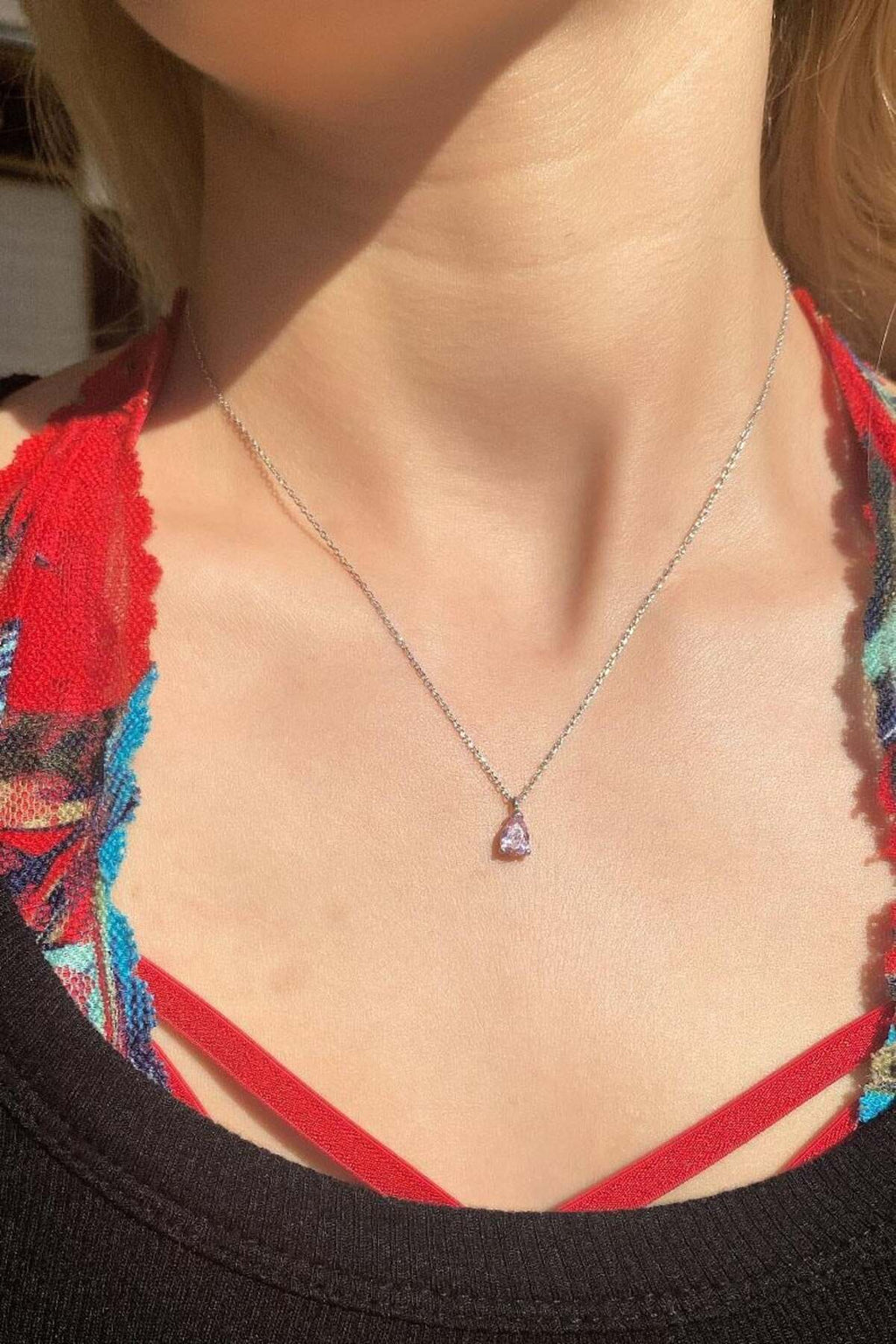 Pembe Taşlı Minimal Damla Kolye