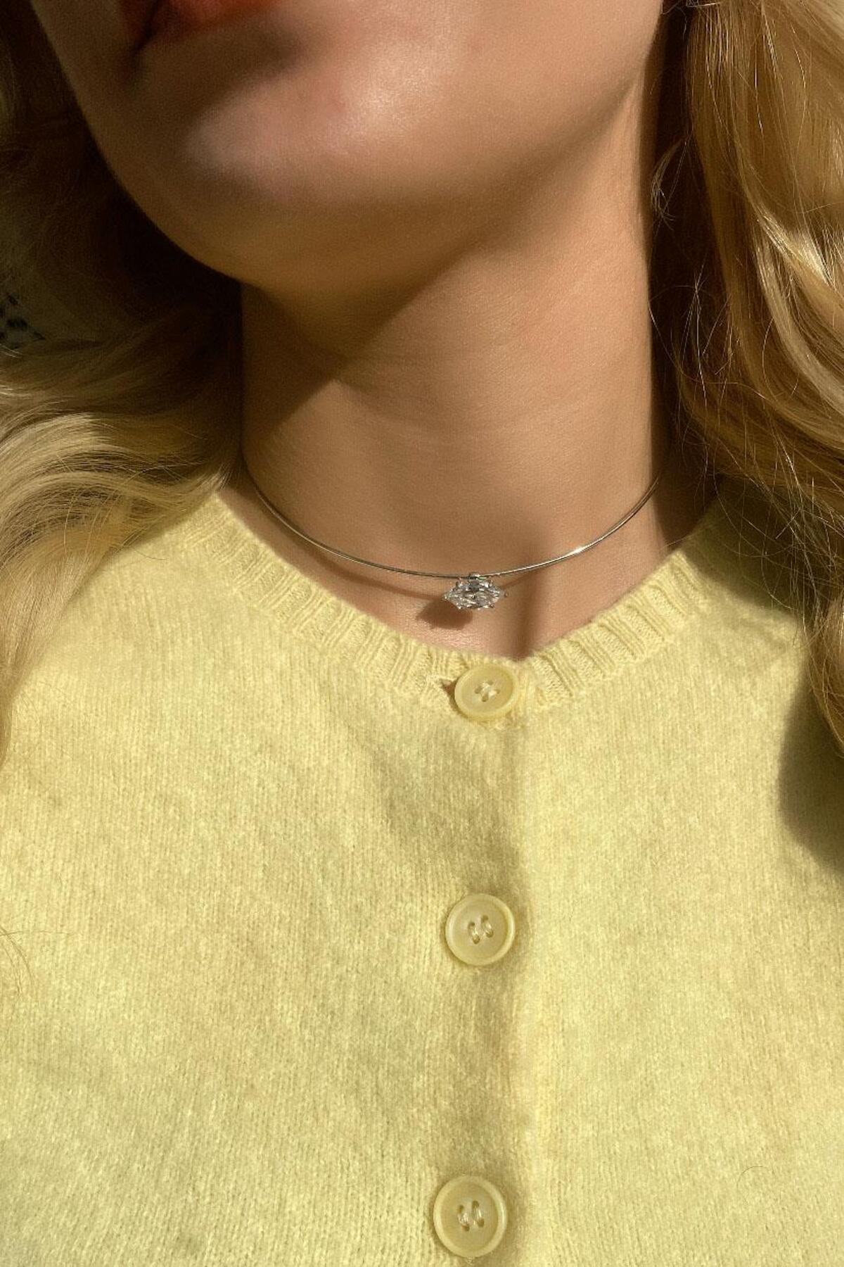 Badem Taşlı Choker Kolye