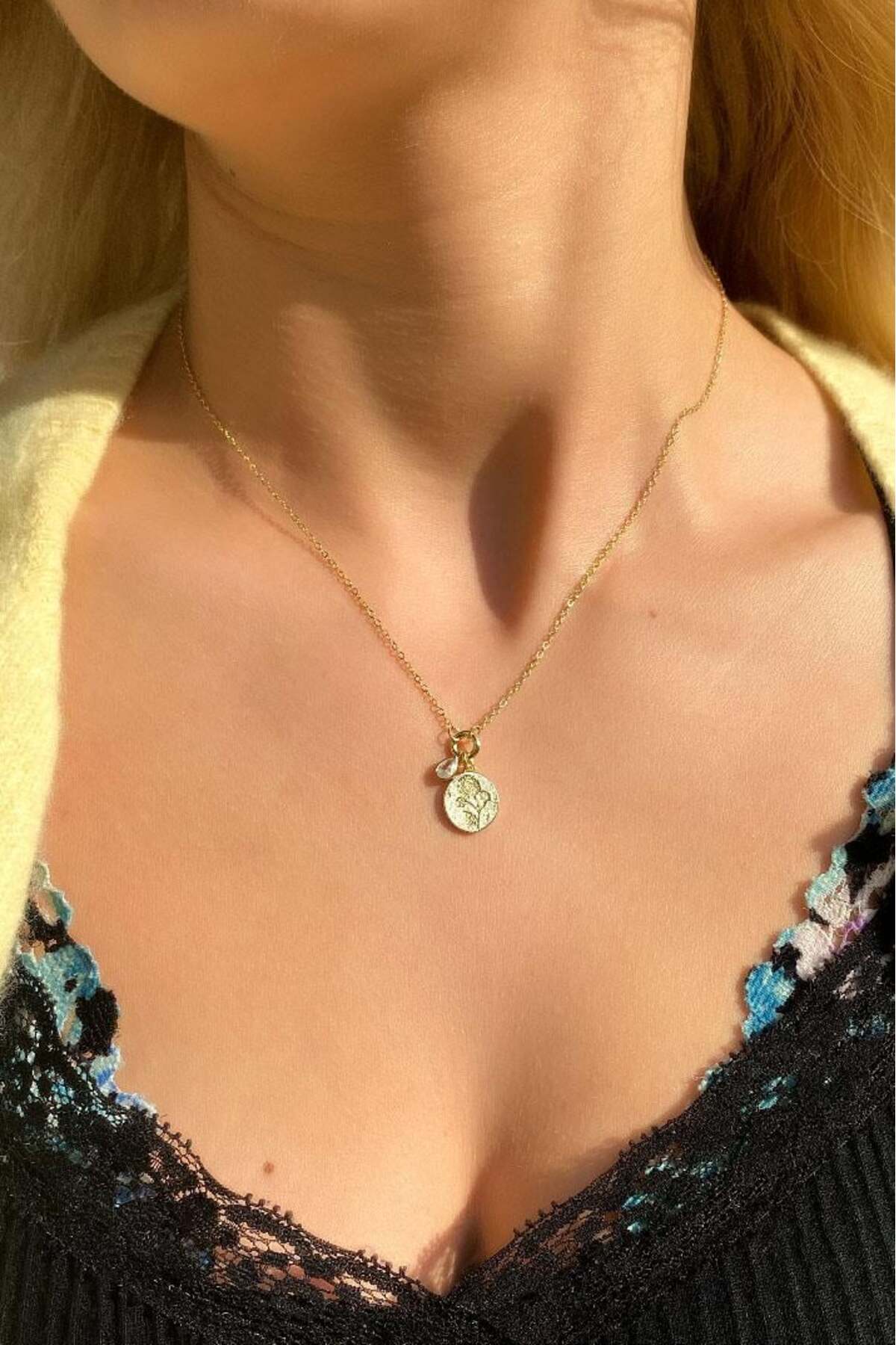 Damla Taşlı Gül Kolye