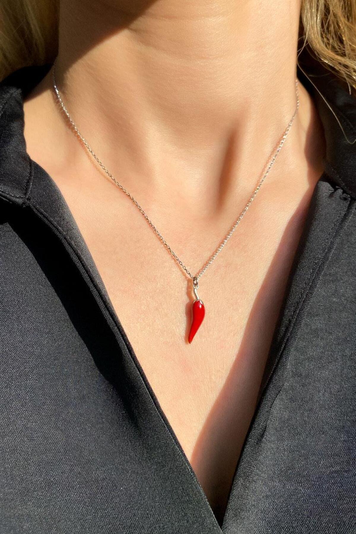 925 Ayar Gümüş, Siyah Mineli Biber Kolye
