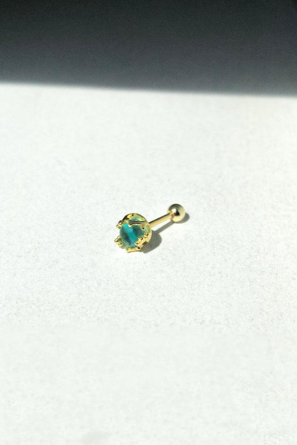 Yeşil Taşlı Yuvarlak Piercing Küpe