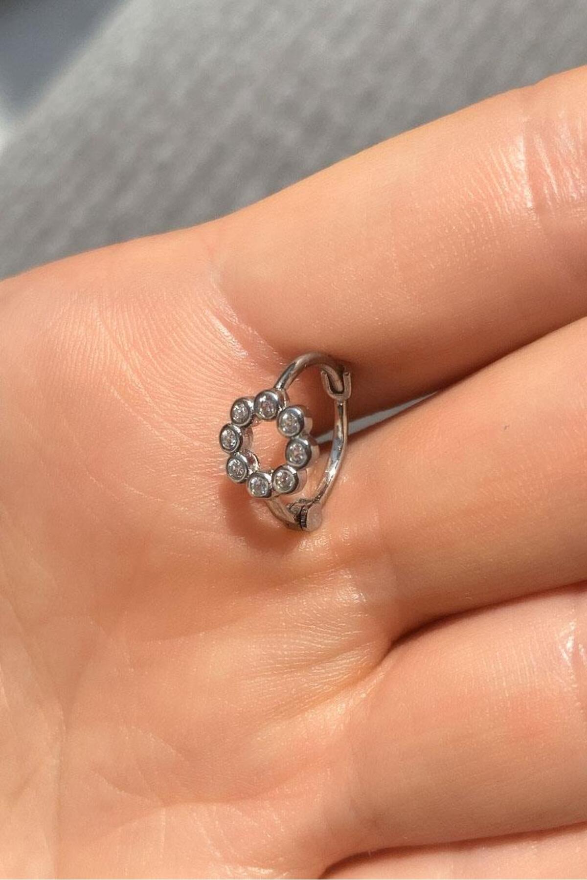 Yuvarlak Sembol Halka Piercing Küpe