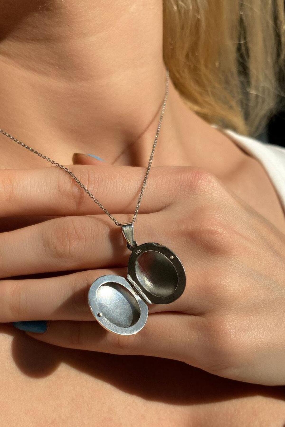 2 cm Açılır-Kapanır Oval Kolye