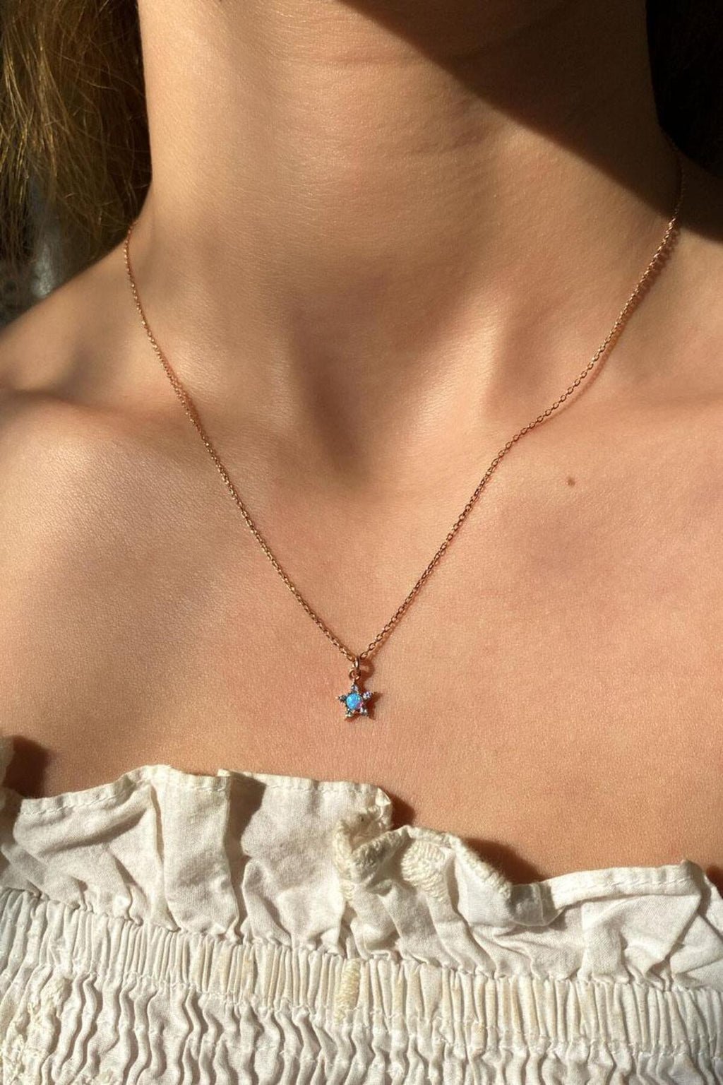 Mavi Opal Taşlı Minimal Yıldız Kolye