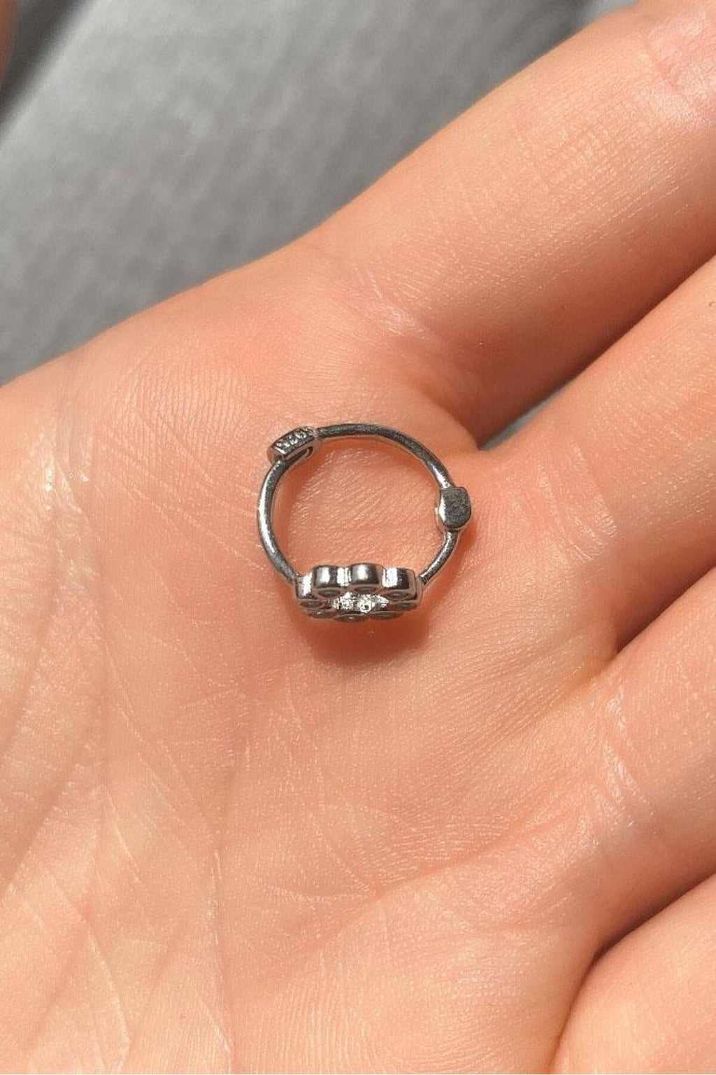 Yuvarlak Sembol Halka Piercing Küpe