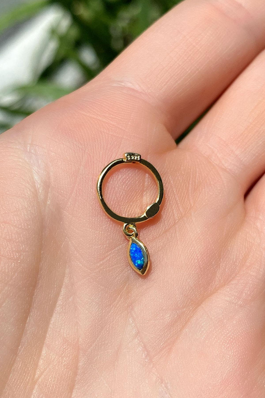 Opal Taşlı Badem Kesim Halka Piercing Küpe