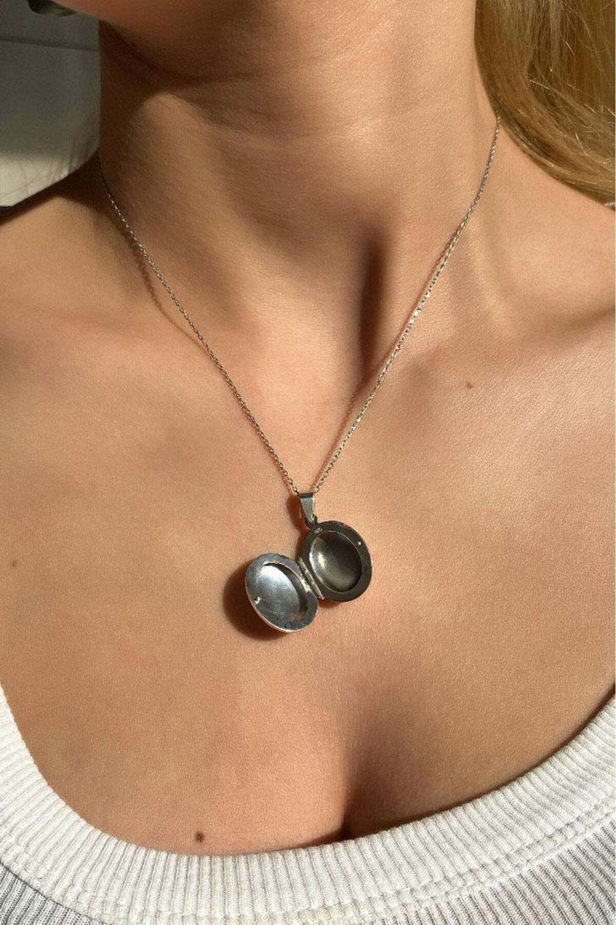 2 cm Açılır-Kapanır Oval Kolye