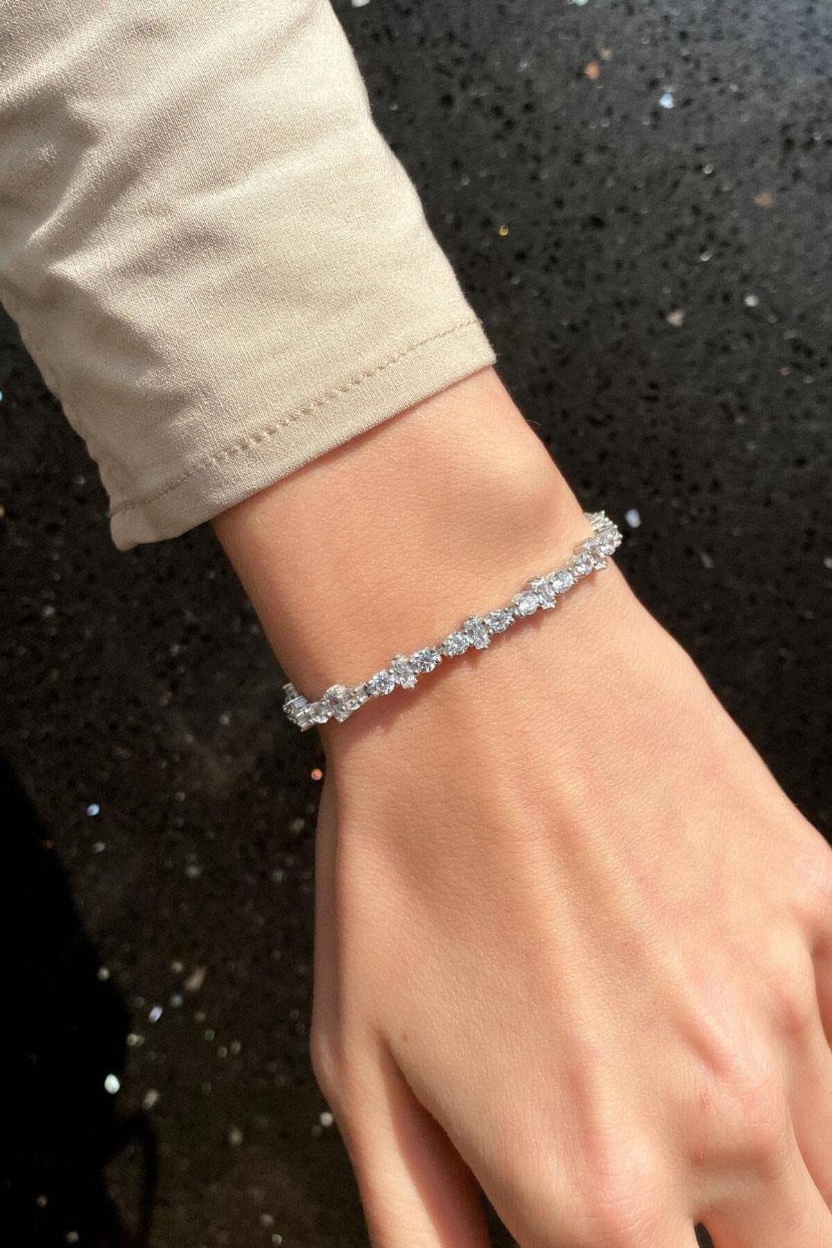 925 Ayar Gümüş, Silver, A+ Kalite Araları Baget Taşlı Su Yolu Bileklik