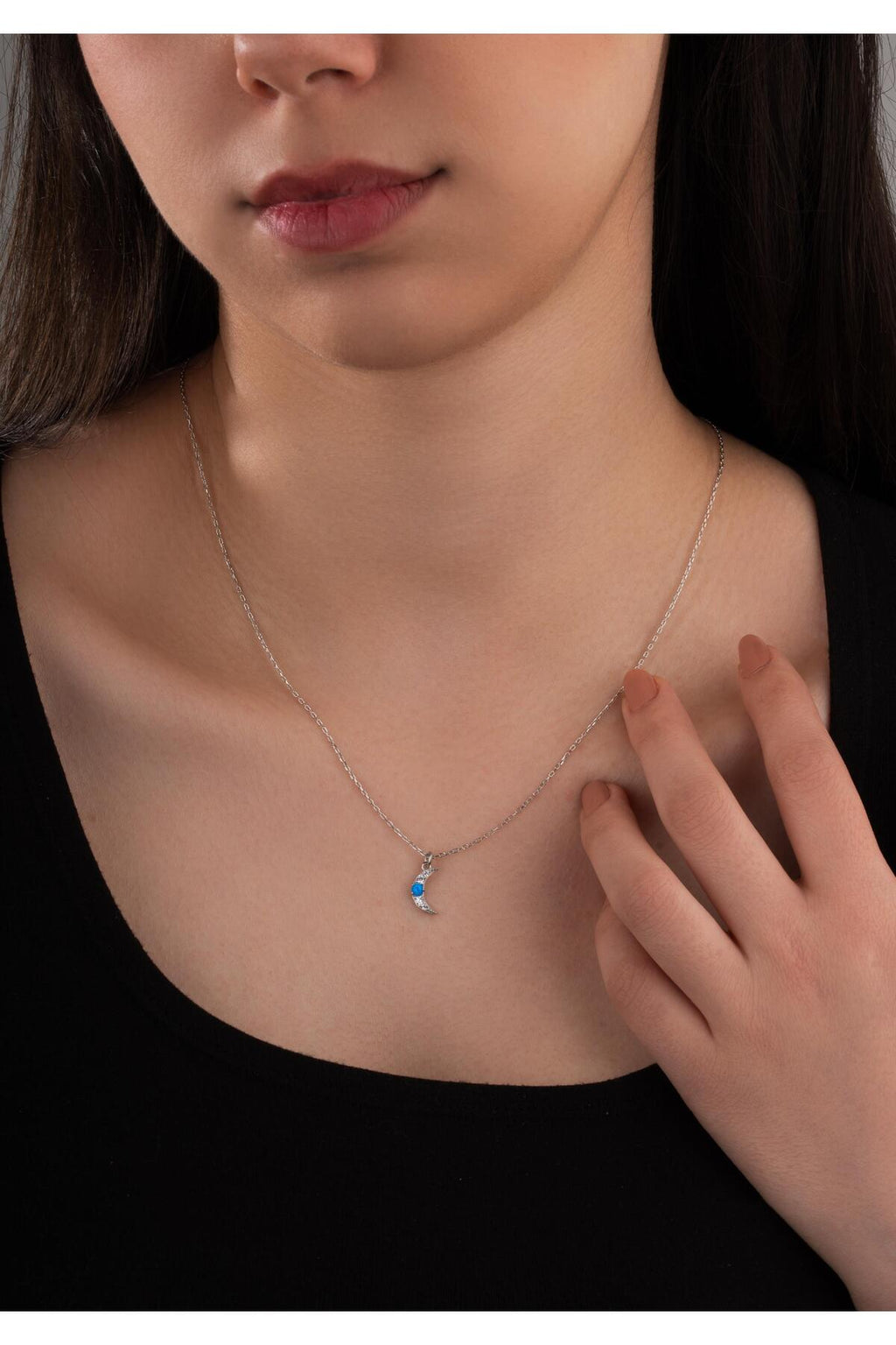 Minimal Mavi Opal Taşlı Ay Kolye