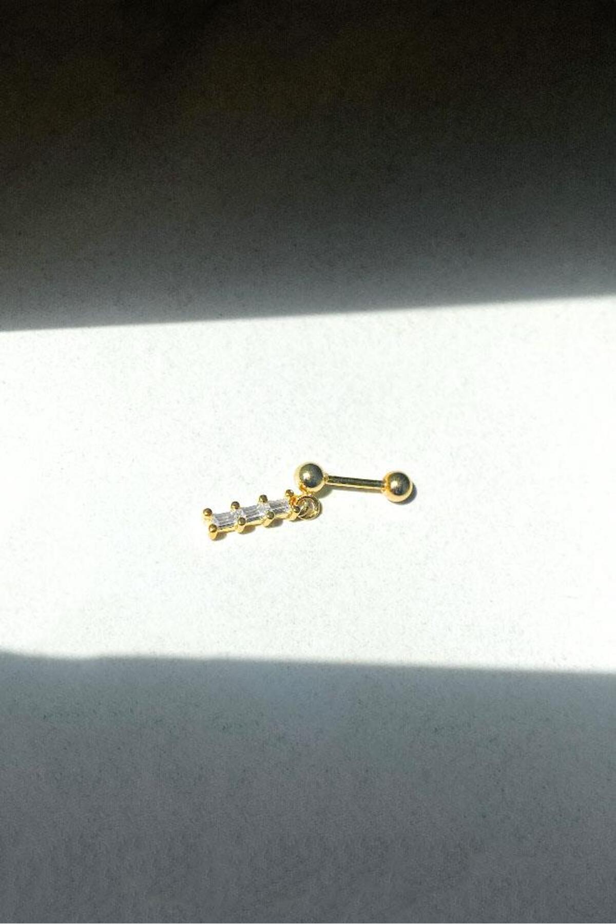 Baget Taşlı Sallantılı Piercing Küpe