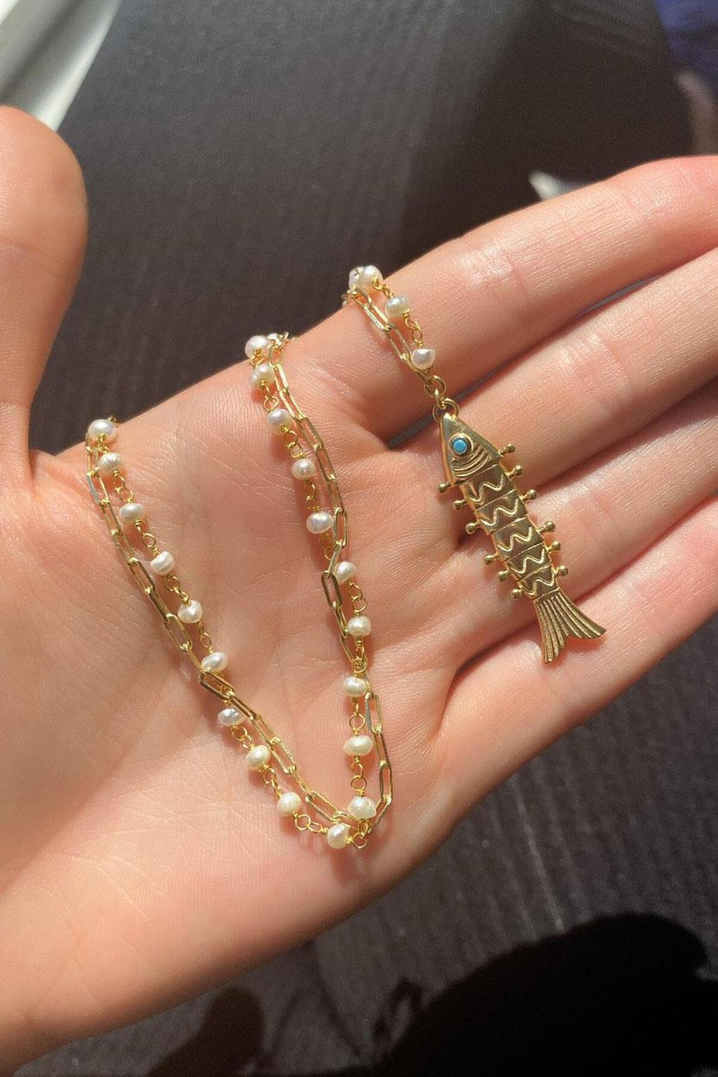 925 Ayar Gümüş, 14 Ayar Gold, Yarısı Zincir, Yarısı Gerçek İnci Haraketli Balık Kolye