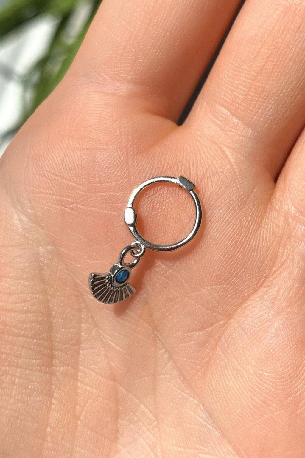 Mavi Opal Taşlı Yelpaze Tasarım Halka Piercing Küpe