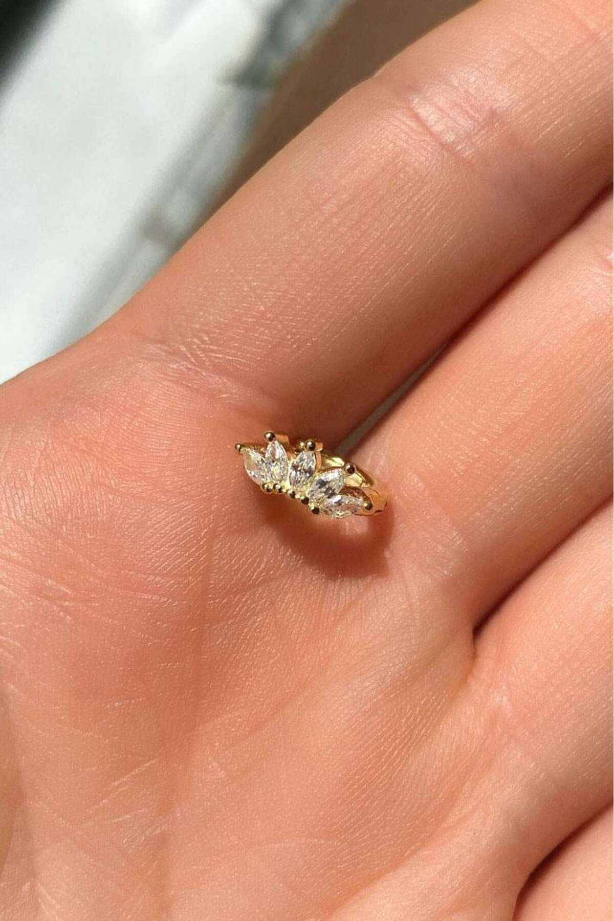 Taç Piercing Küpe