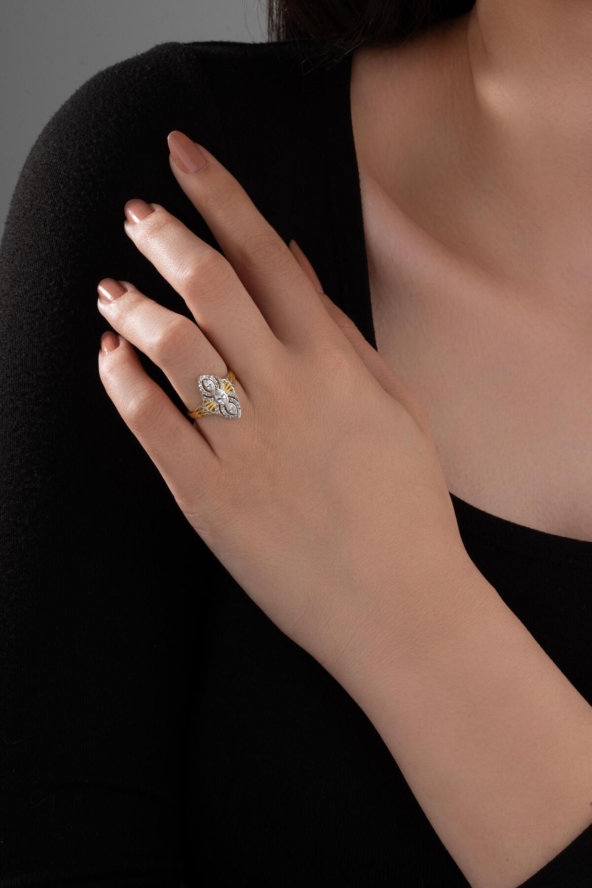 Taşlı Elegant Tasarım Yüzük