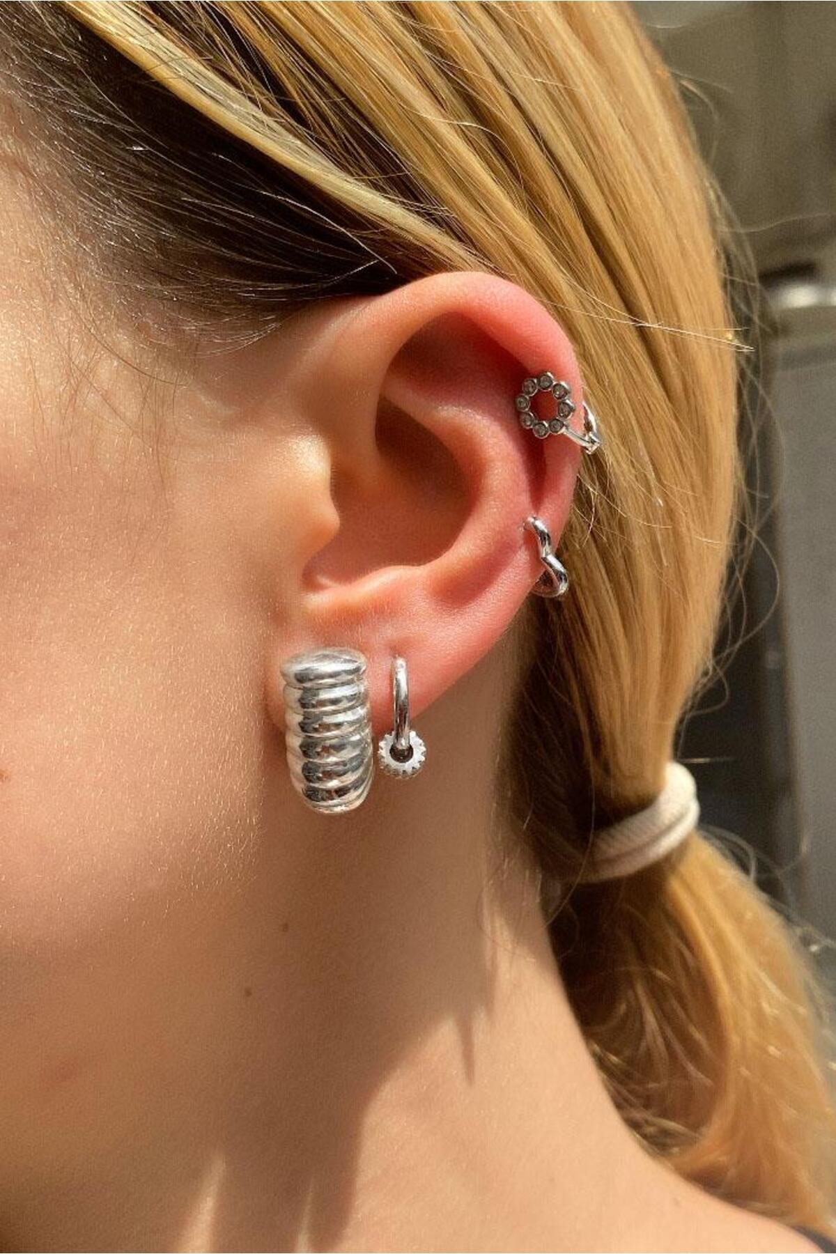 Yuvarlak Sembol Halka Piercing Küpe