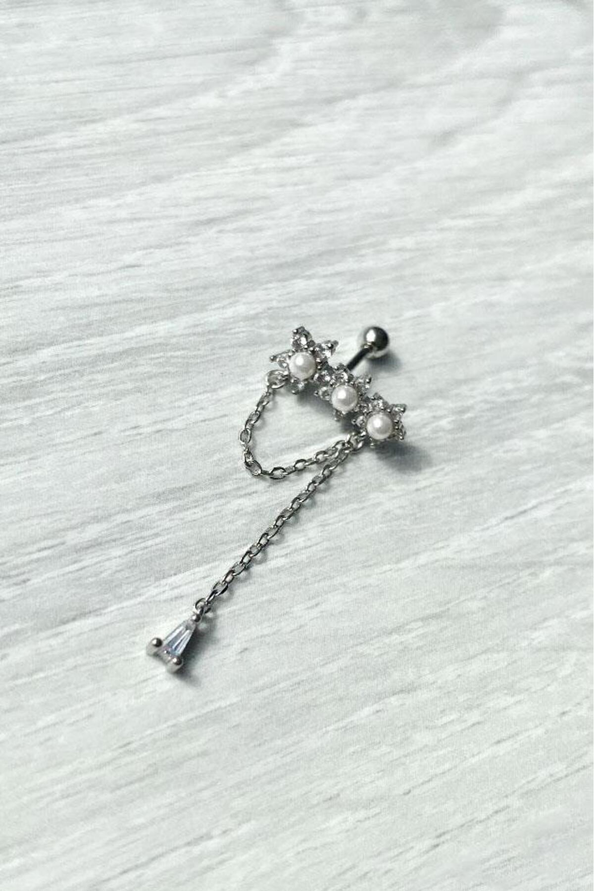 Sallantılı Yıldızlı Piercing Küpe