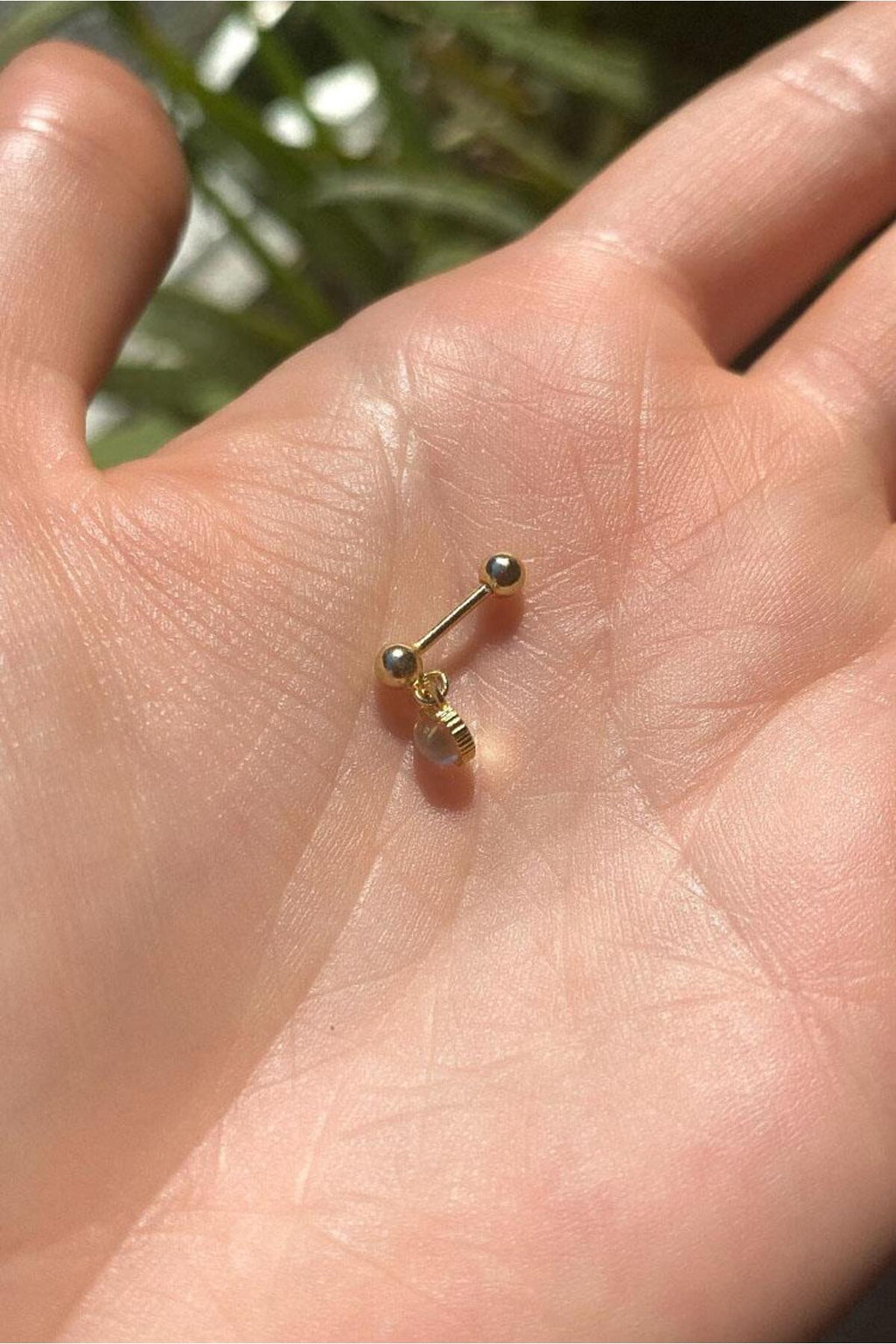 Sallantılı Opal Taşlı Kalp Piercing Küpe
