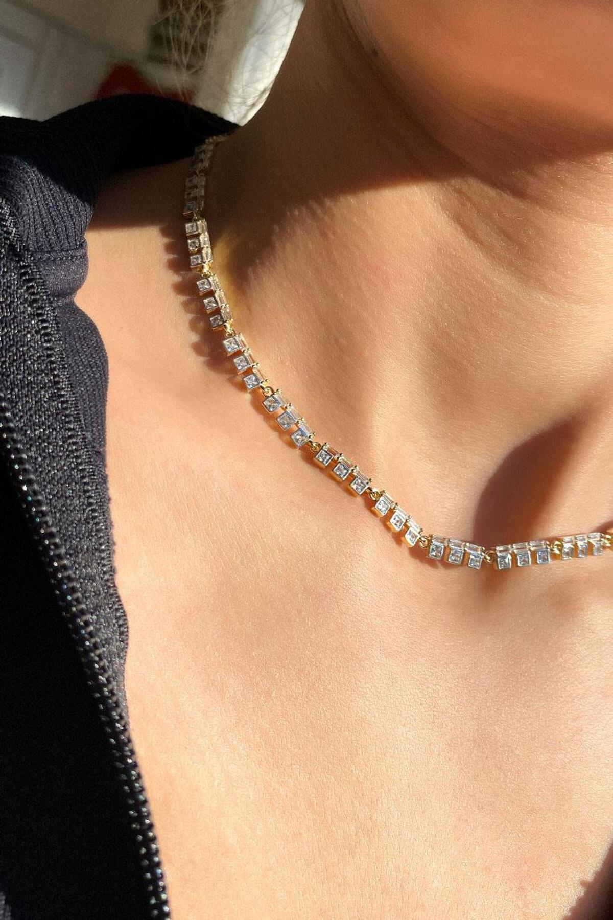 Kare Baget Taşlı Choker Kolye