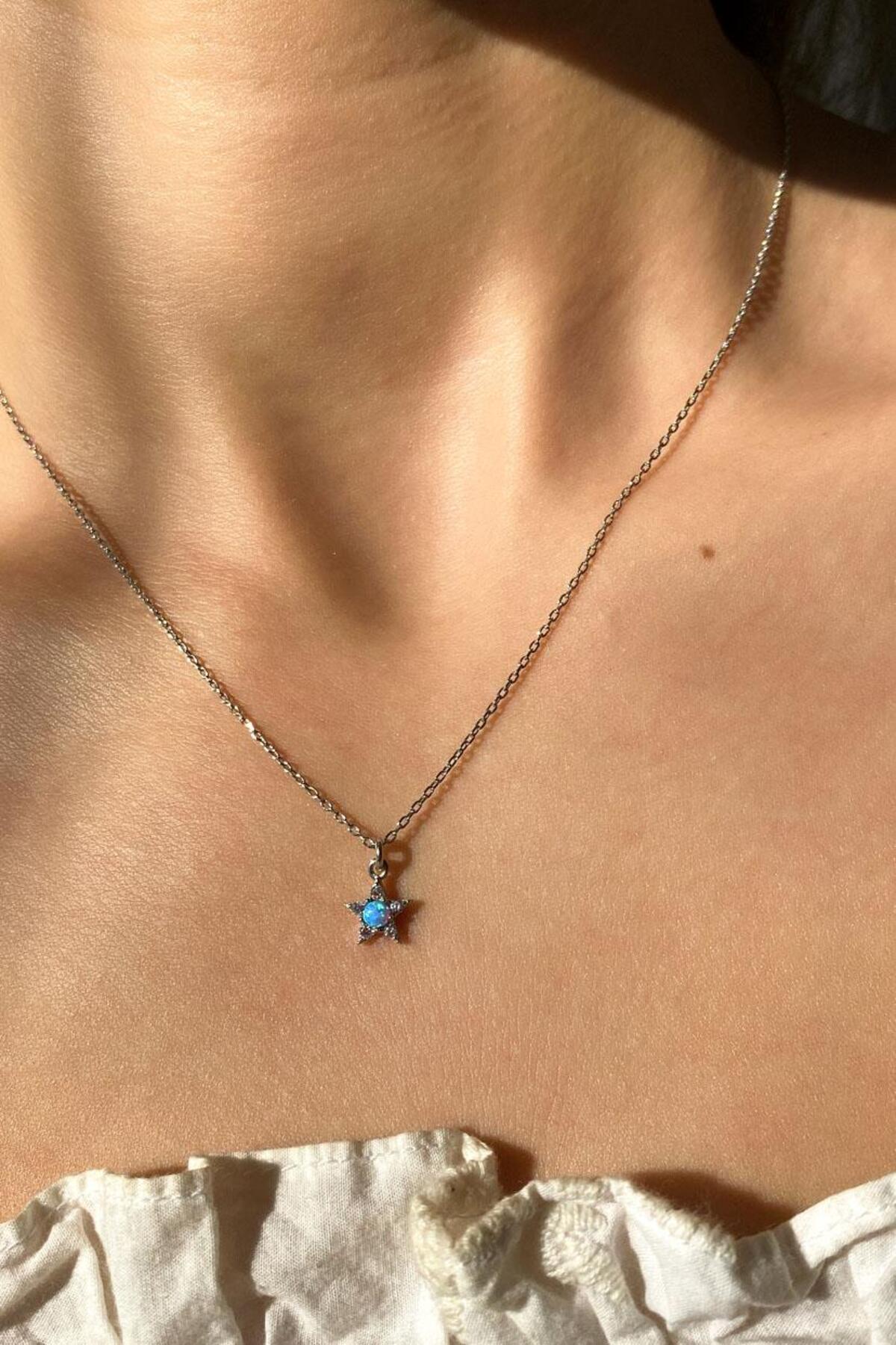 Mavi Opal Taşlı Minimal Yıldız Kolye