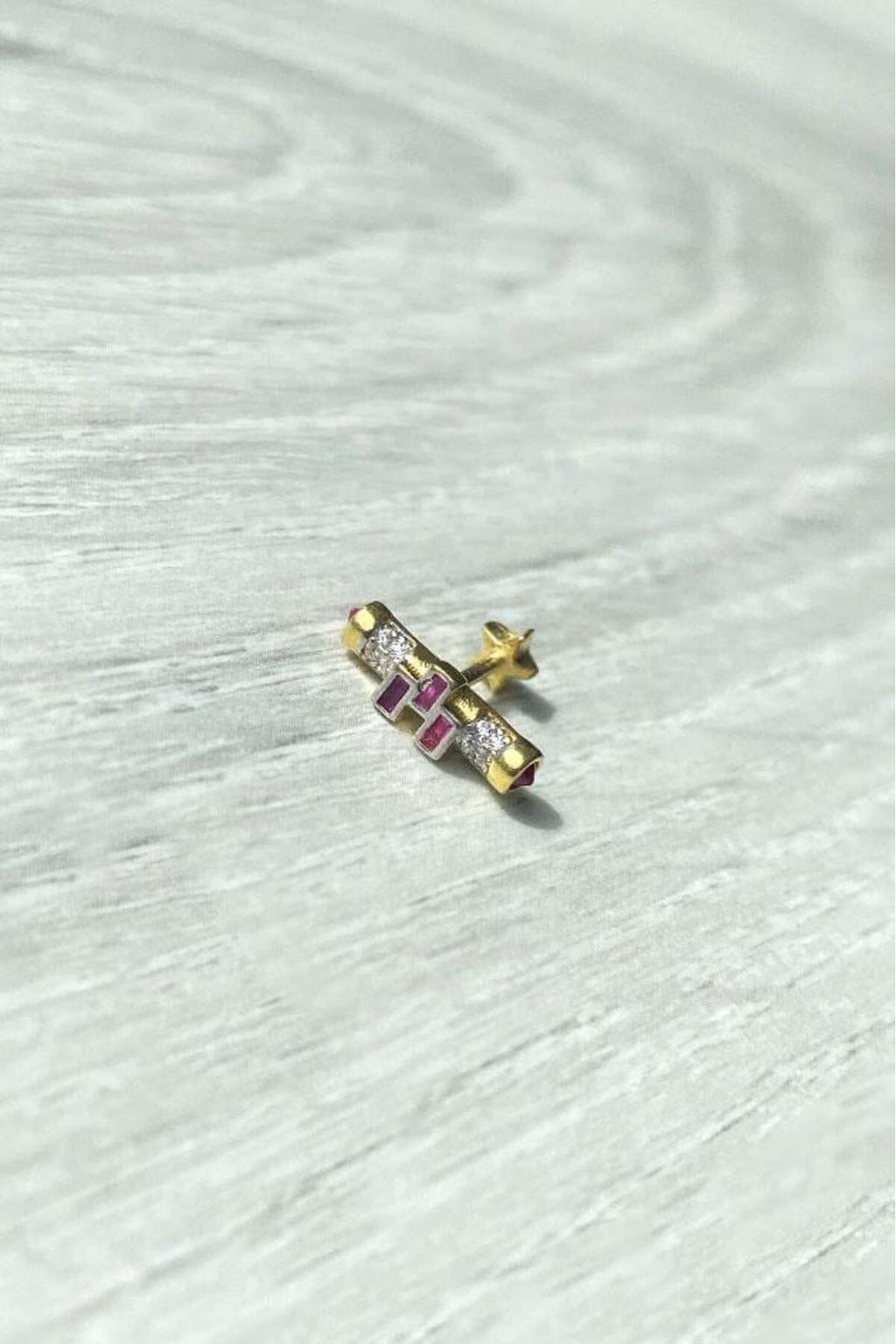 Baget Fuşya Taşlı Piercing Küpe