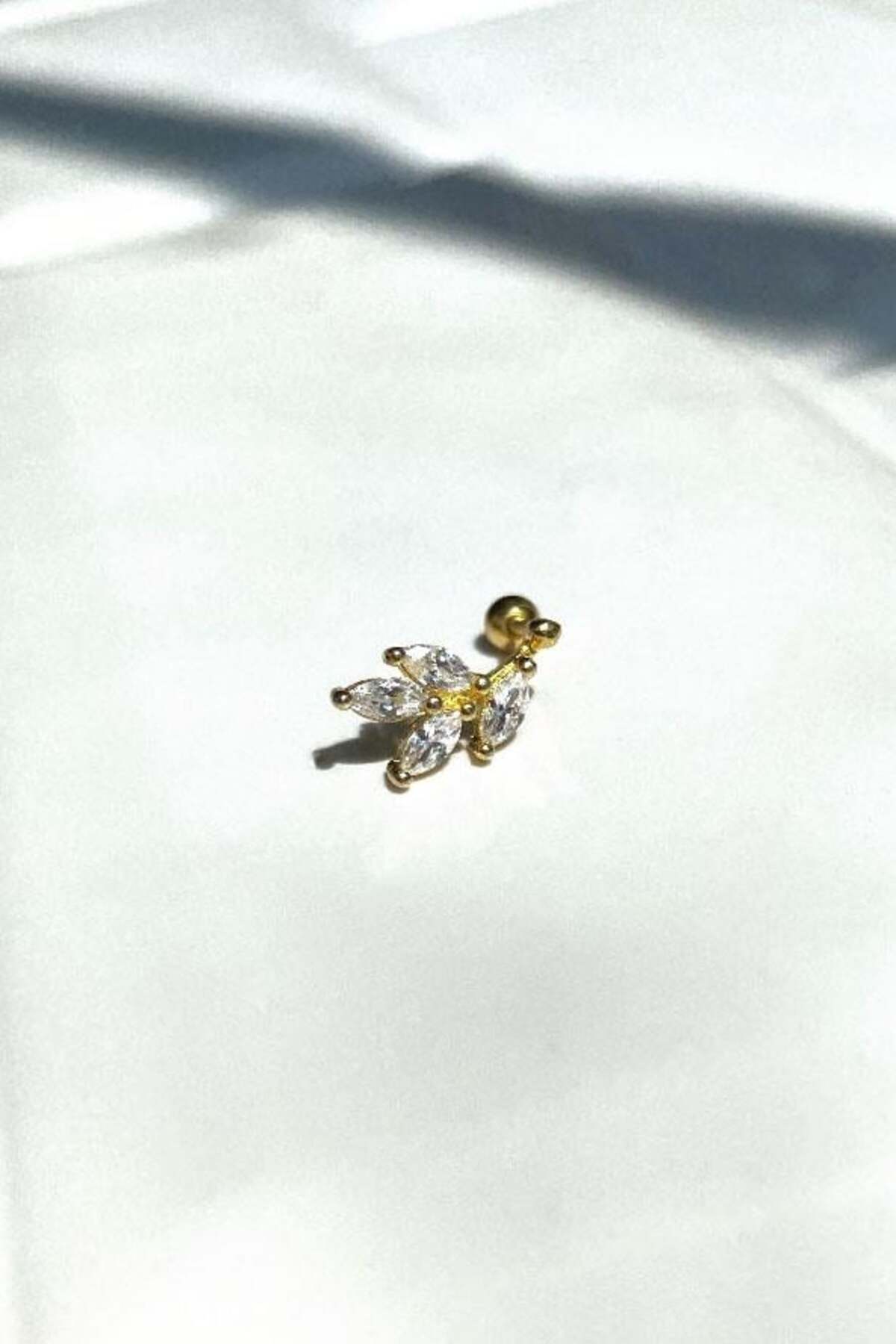 Yaprak Piercing Küpe