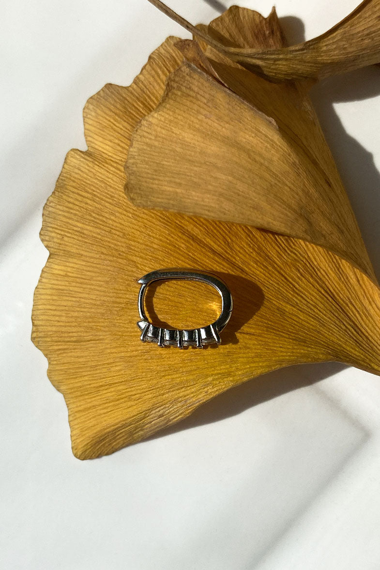 Taşlı Oval Halka Piercing Küpe