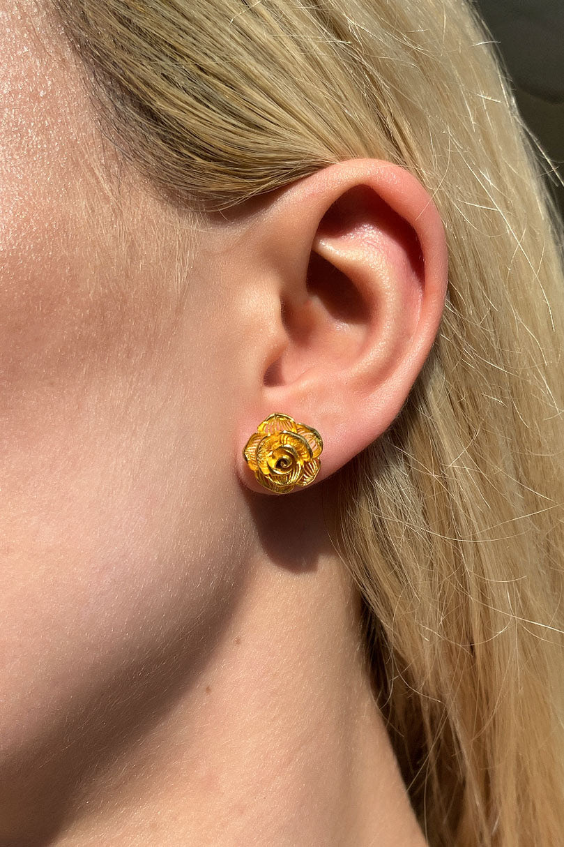 Gül Küpe