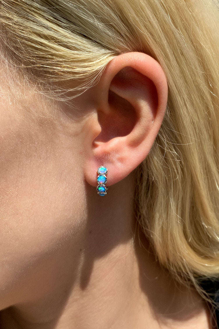 Opal Taşlı Minimal Halka Küpe