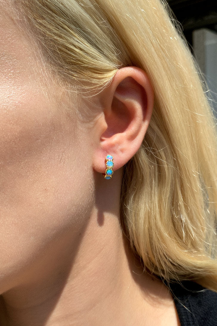 Opal Taşlı Minimal Halka Küpe