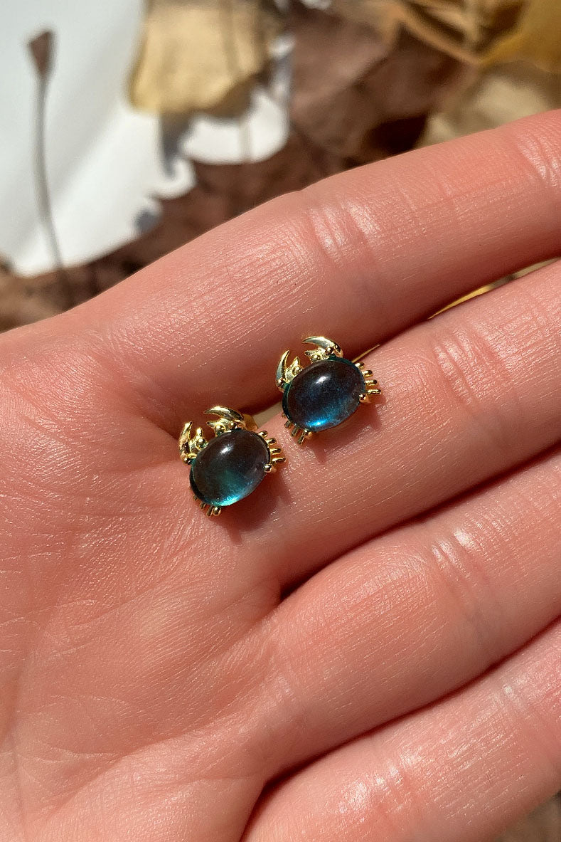 Opal Taşlı Minimal Yengeç Küpe